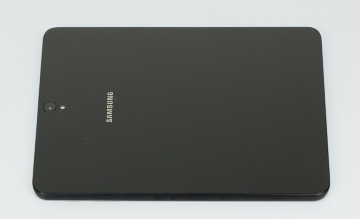 Samsung Galaxy Tab S3. Вид на заднюю крышку