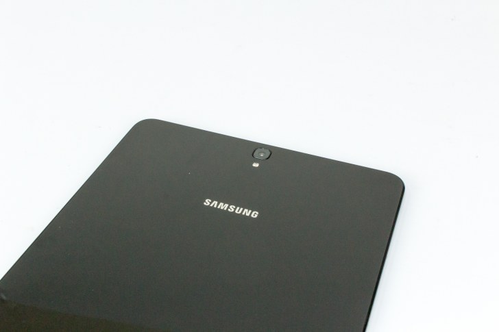 Samsung Galaxy Tab S3. Вид на камеру