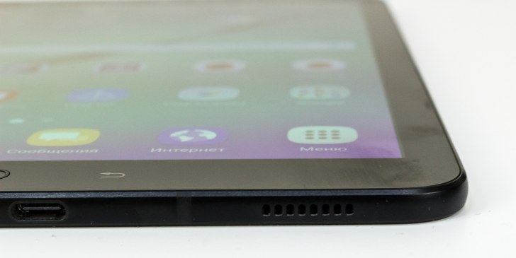 Samsung Galaxy Tab S3. Вид вблизи на ободок вокруг экрана