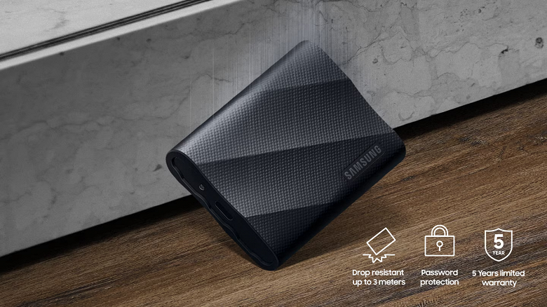 Представлен мобильный SSD размером с кредитную карту Samsung T9 Interstellar Grey