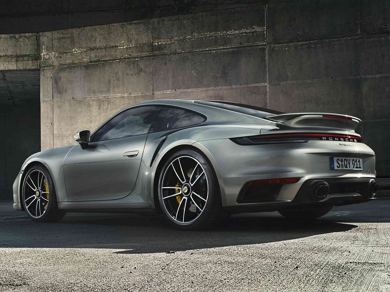 911 смартфонов. Первый Honor, созданный при участии Porsche, выйдет в январе 2024 года