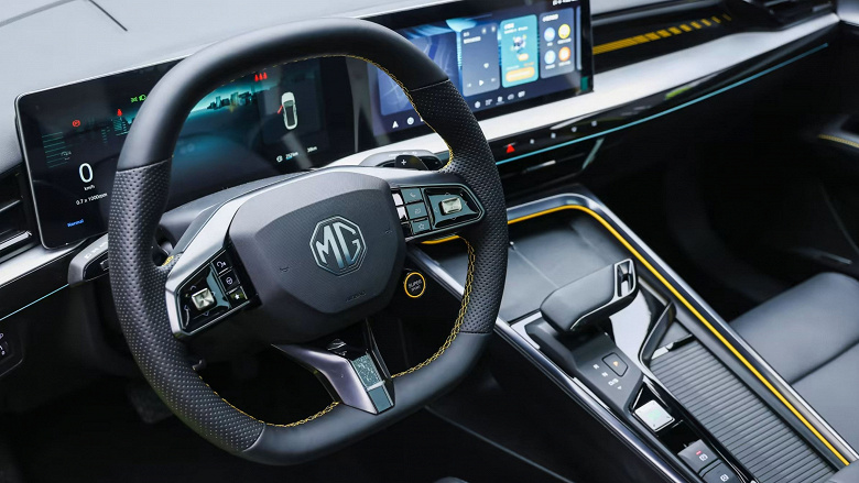 Седан за 2,39 млн рублей с дизайном в духе Mercedes CLA, отличным оснащением и 2 педалями. В России начали продавать седаны MG 5